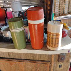 3 Thermos Vintage