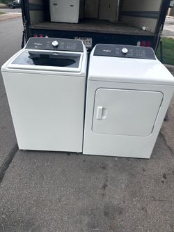 WHIRLPOOL. WASHER. AND. DRYER. SET