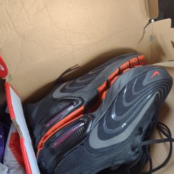 Men's 10.5 Nike Air Max Fire