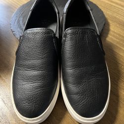 UGG  LEATHER   SLIP-ON SNEAKERS 👟 