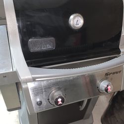 Weber Spirit E-210 BBQ Grill Propane LP Gas 2 Burners Stainless Steel Silver Black Red