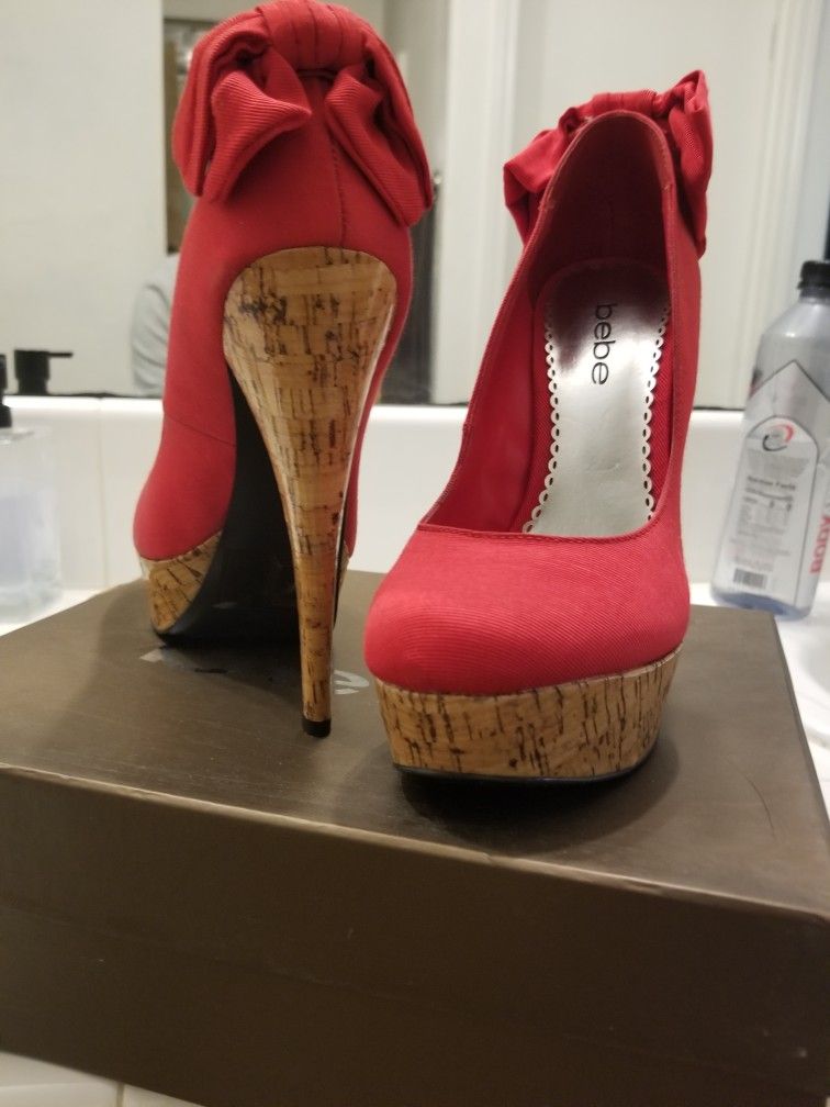 Beautiful Bebe Heels Size 7