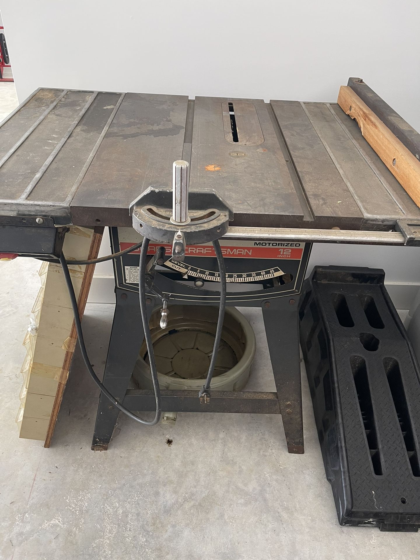 Old Tools - Band Saw, Table Saw, Router, Scroll Saw