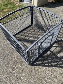 Pet playpen / crate