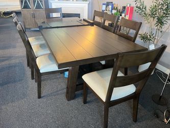 Brinley Dining Table and 8 Chairs，$980