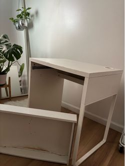 FREE DESK
