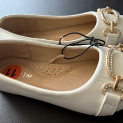 Link White and Gold Flats with Classic Design