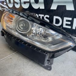 2013-2016 Ford Fusion Right Passenger Headlight Oem