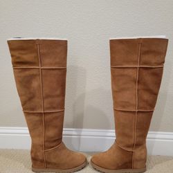 Over-the-Knee UGG Boots Barely Worn – Size 9