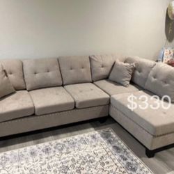2-Pc Sectional Sofa Set With 2 Accent Pillows 