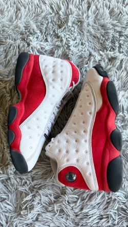 Size 11  Men’s Air Jordan 13 Retro Chicago 414571-102.