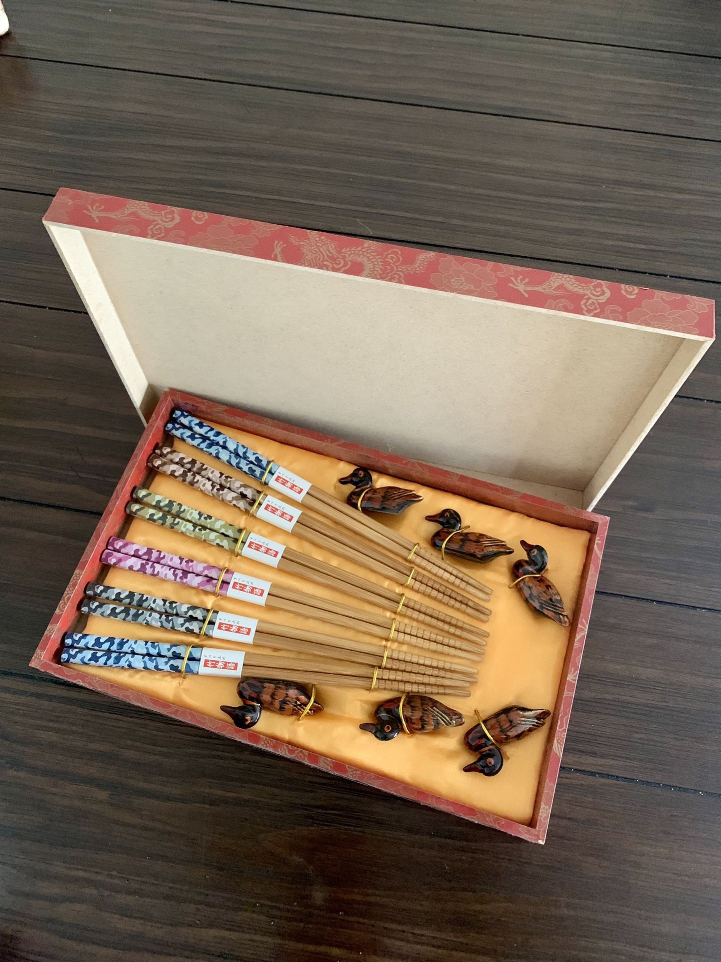 ****NEW*** Wooden chopsticks set 6 sets with holders