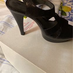 Black heels In good Condition Size 7 only $3