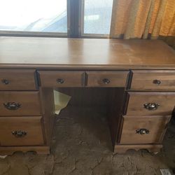 Dresser / Cabinet