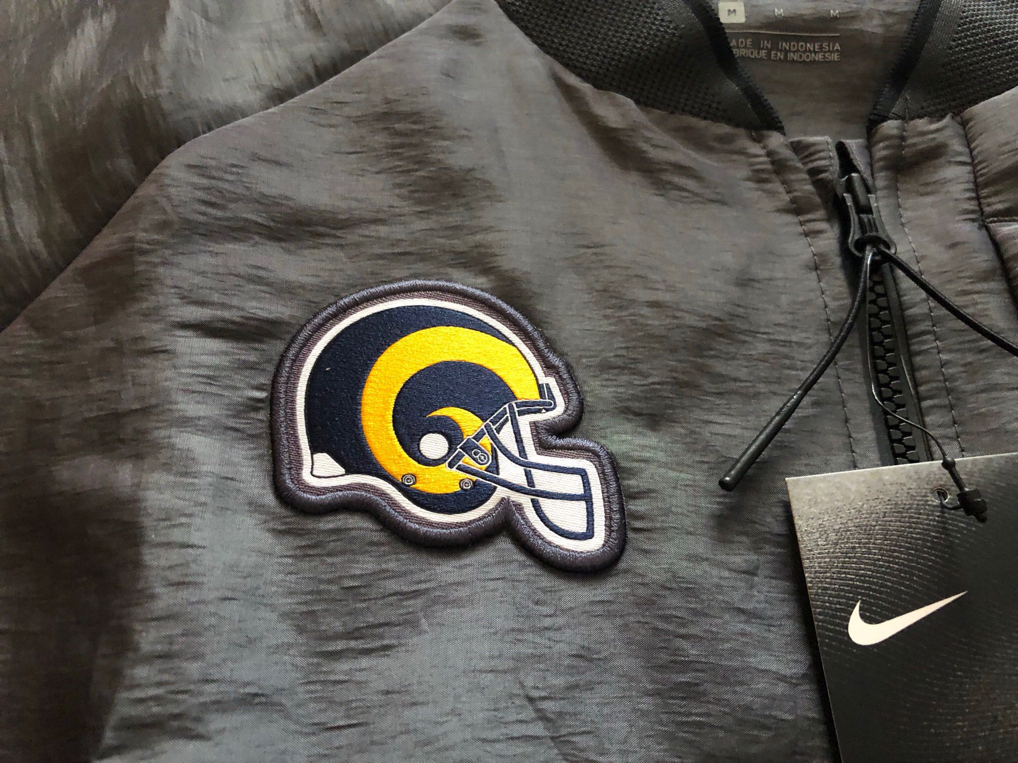 Nike Los Angeles Rams Premium Long Sleeve for Sale in San Jacinto, CA -  OfferUp