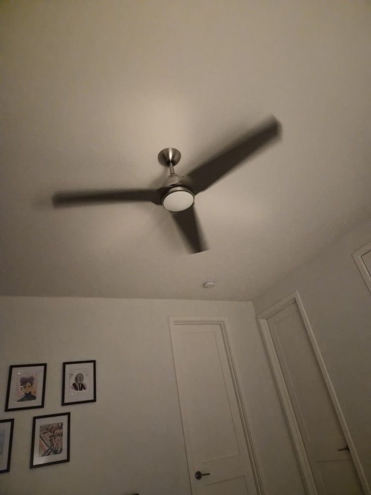 Silver Celling Fan With Light 52" And Remote Control