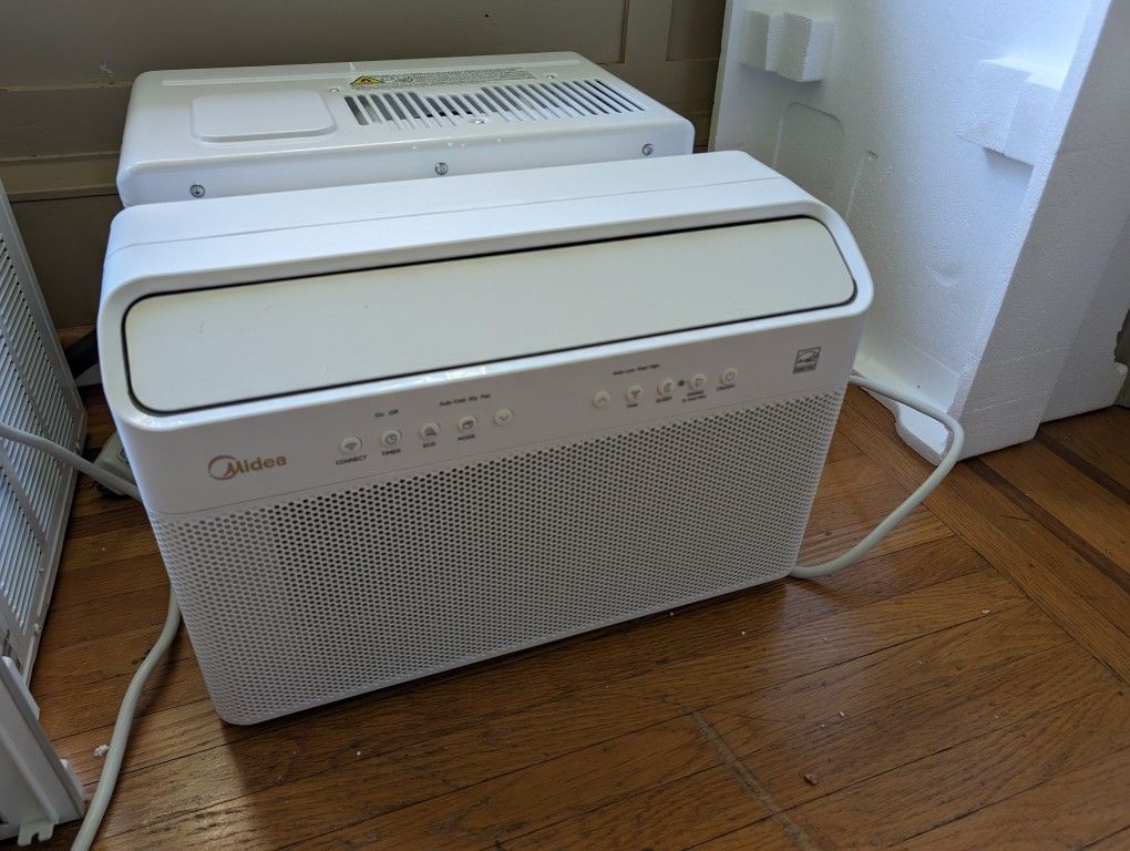 Window AC - Midea 12 000 BTU - U-shape For Reduced Noise Inside (Brand New)