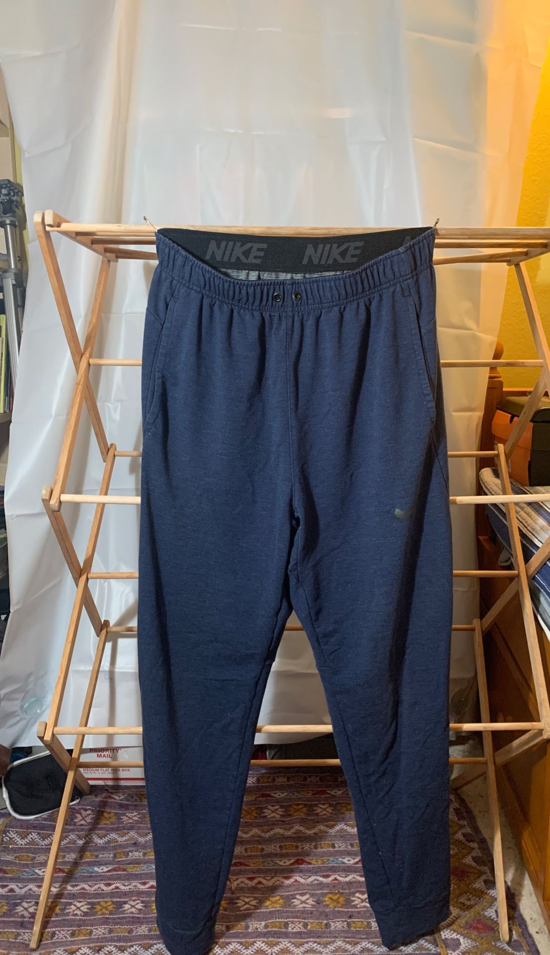 Nike parkour sweatpants, Size: Medium