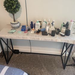 Table (Can be used as a desk as well)