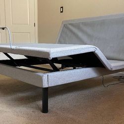 Queen Tempurpedic Adjustable Base -EXCELLENT CONDITION