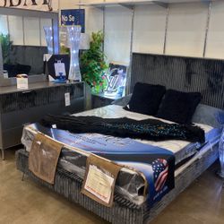 QUEEN BED SET