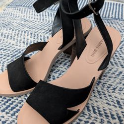 Gianni Bini Black Wooden Heel