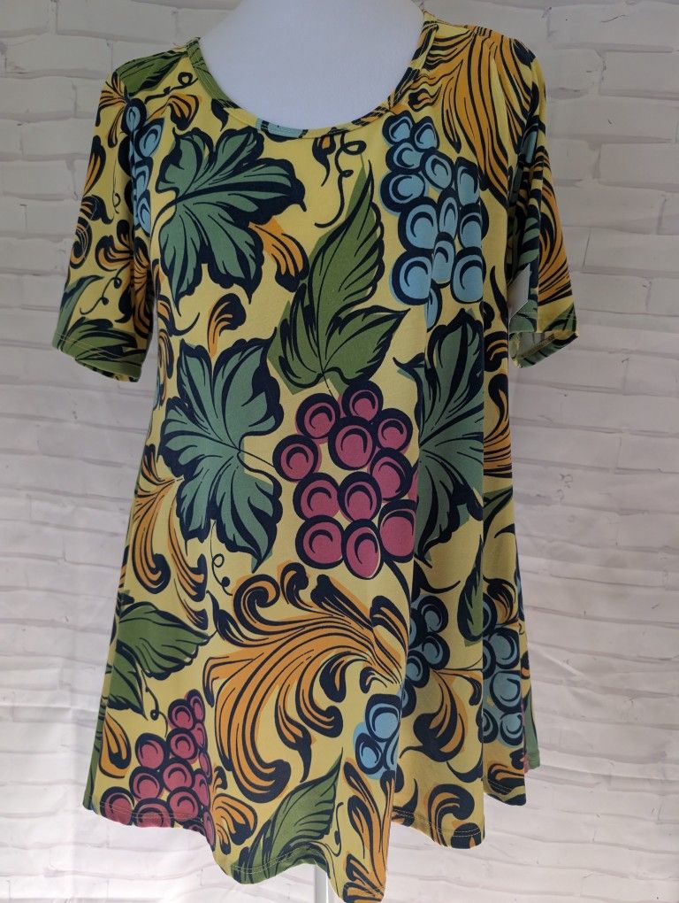 NWT LuLaRoe Top Size XS