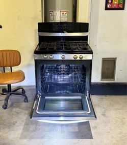 Gas stove Kenmore 5 burners everything works we deliver