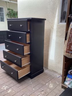 5  DRAWERS DRESSER