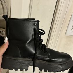 Black boots! 