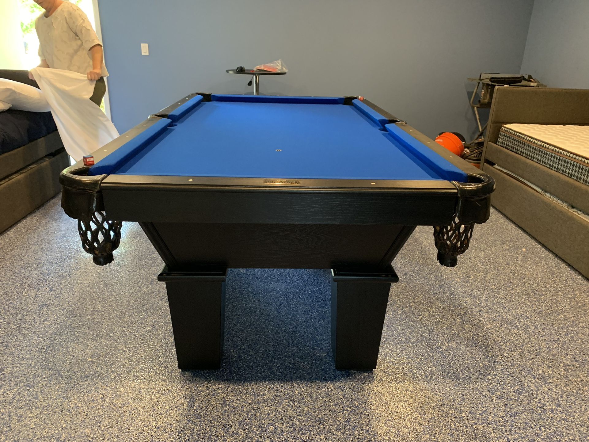8ft BUCKHORN pool Table! Newly Refurbished! Installation Included In Price!