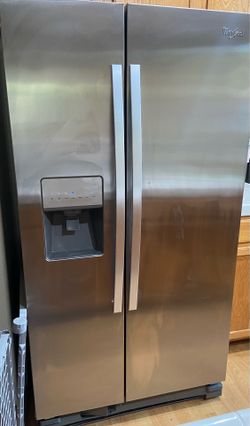 Refrigerator With ice maker