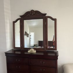 Ashley All Wood Queen Bedroom Set🔺Like New🔺
