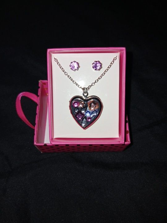 Children's Place Necklace Heart Locket & Earring Set