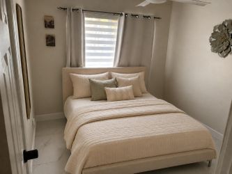 King bed with matress
