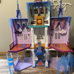 Frozen Doll House Castle