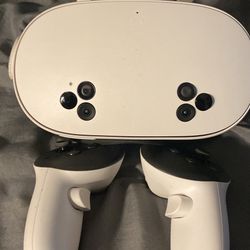 Oculus Quest Three
