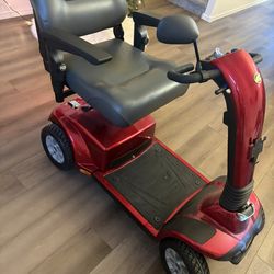 Golden Technologies Avenger Heavy-Duty Scooter