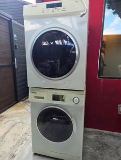Compact Sekido washer & dryer set