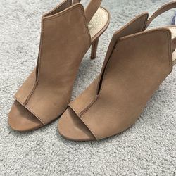 Seven pairs of shoes 5.5