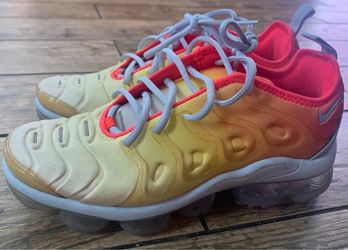 Nike size 7 women