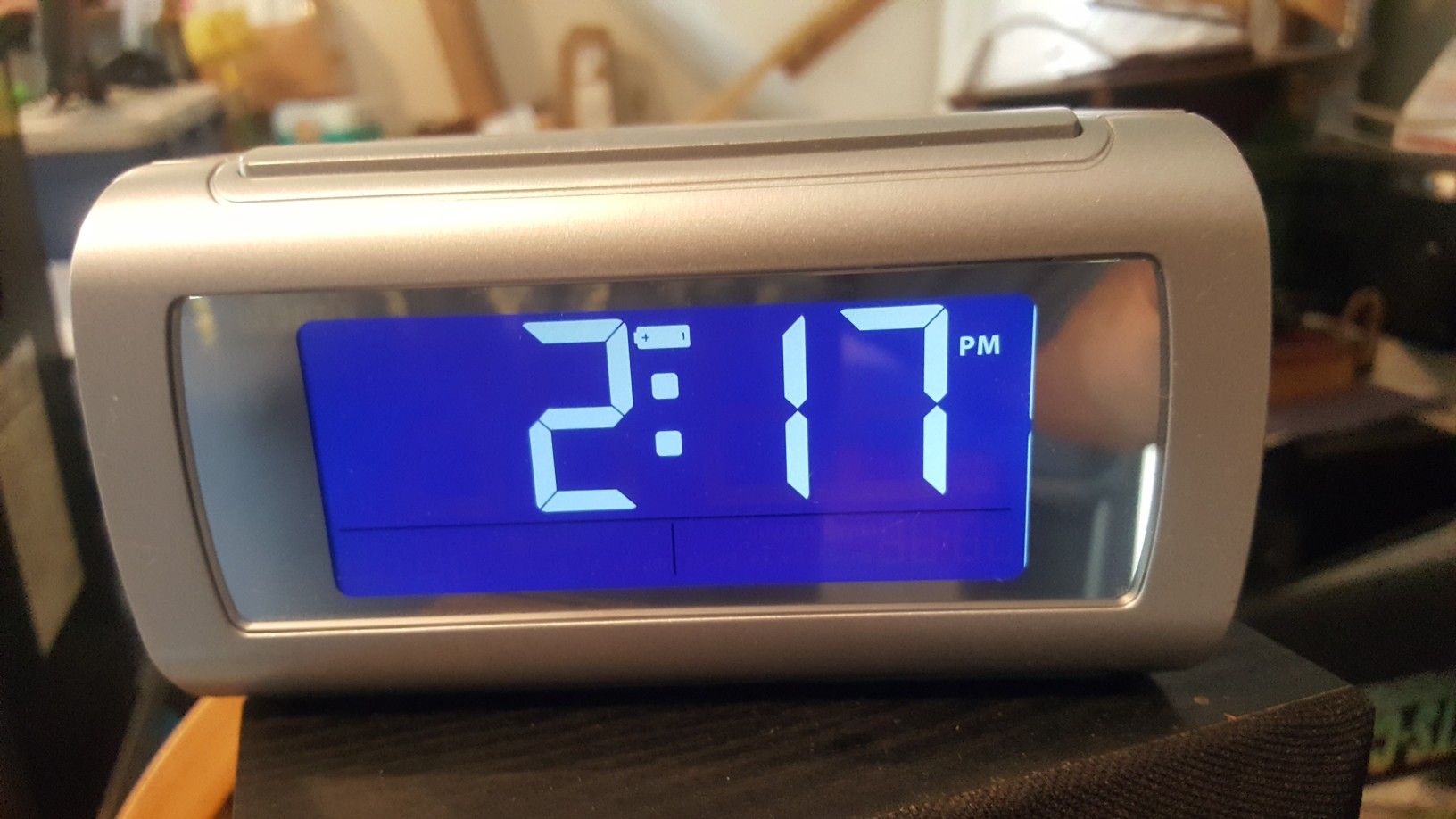 Brookstone TimeSmart Dual Alarm Digital Alarm Clock Model 4511