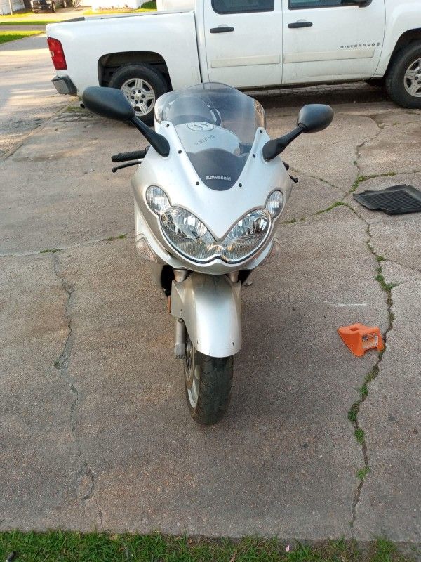 Kawasaki ninja. Zzr 1200
