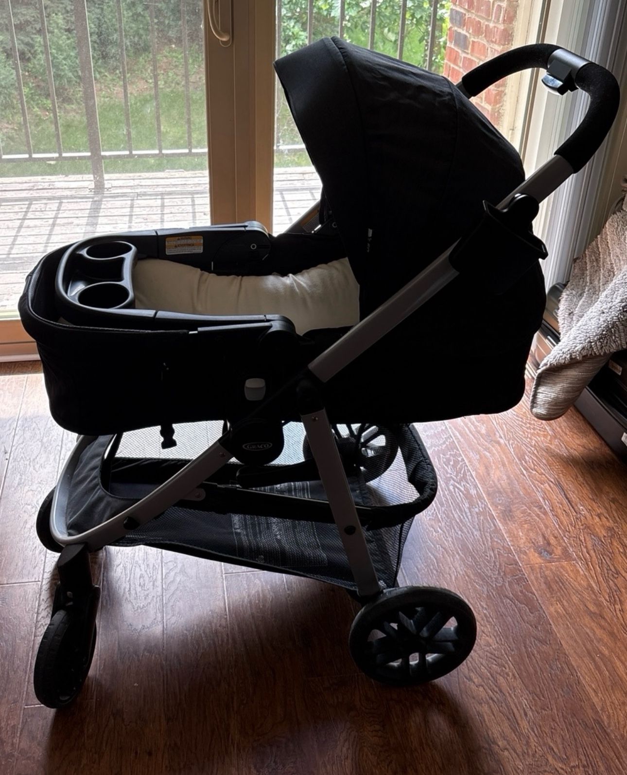 Graco Infant Stroller with Bassinet – Excellent Condition 