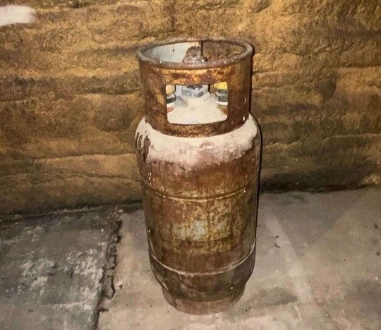 8 Gallon 33 Pound Propane Tank