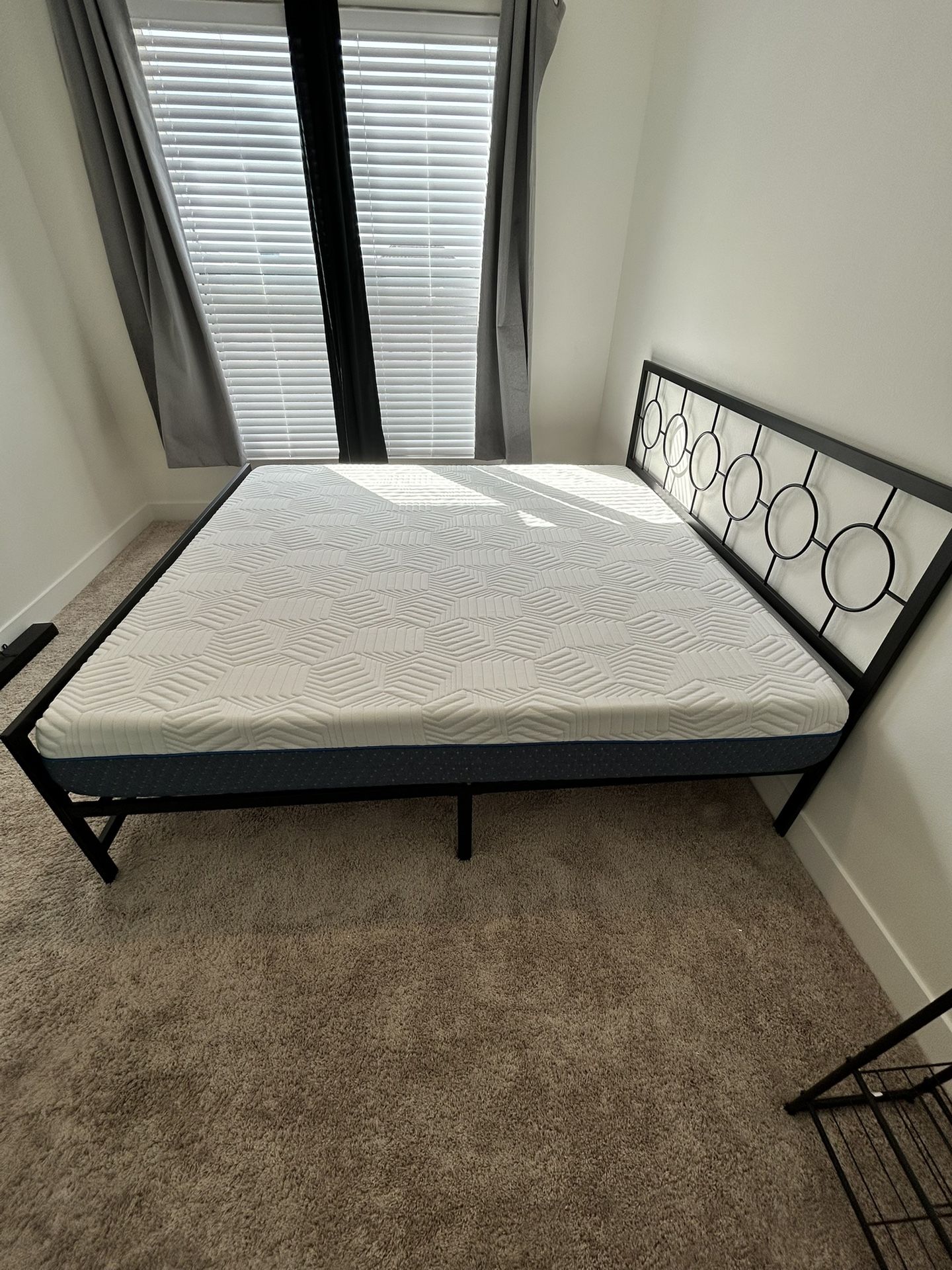 Kings-Size Bed Frame & Mattress – Like New