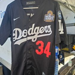 New With Tags Dodgers World Series Valenzuela Jersey M Only 