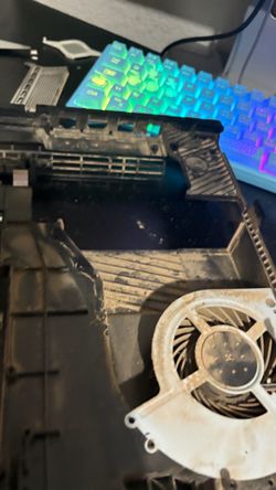 I fix ps4’s and ps5’s and build pc’s and fix pc’s
