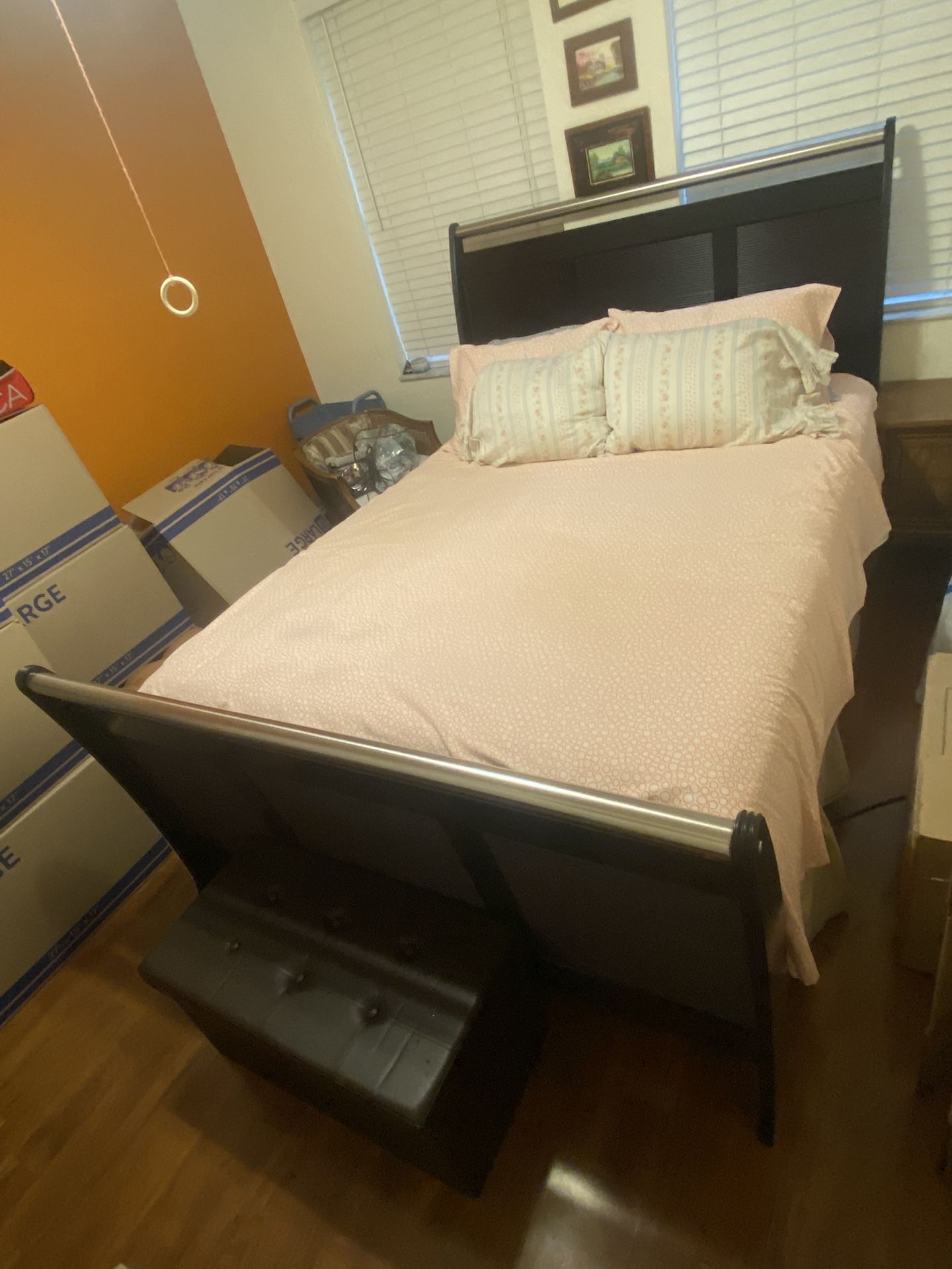 Large Queen Sleigh Bed Frame With Sealy Posturepedic Mattress 