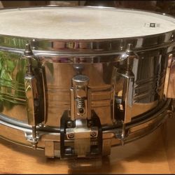 Snare Drum-*RARE**One Owner* Vintage Chrome YAMAHA- With Case & Sticks! **Very Good Condition** Super Clean! 